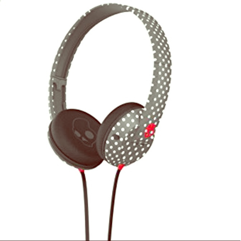 Skull candy polka dot headphones